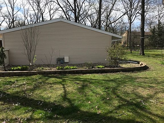 3rd image of 5 Cambridge Ln