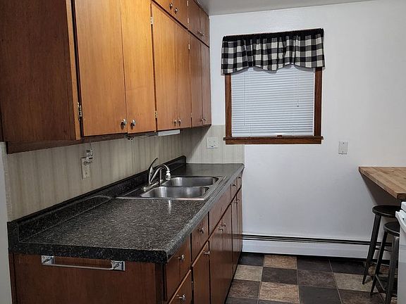 2nd image of 110 W Marion St Unit 2