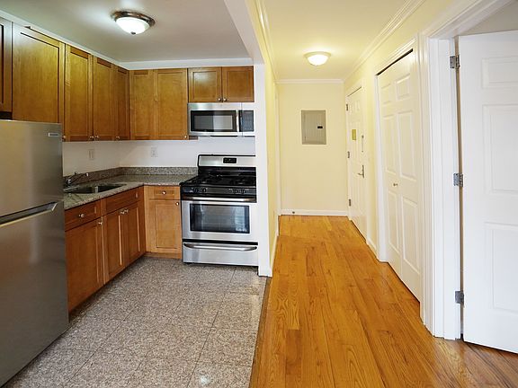 3rd image of 14-38 31st Dr #80