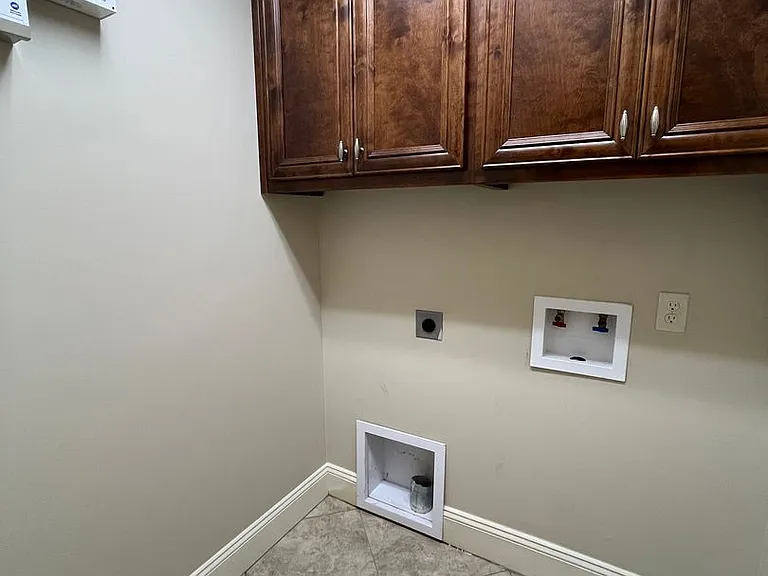4497 Mahan Dr — Photo 18