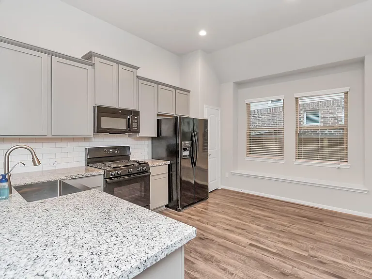 4406 Low Meadow Ln — Photo 12