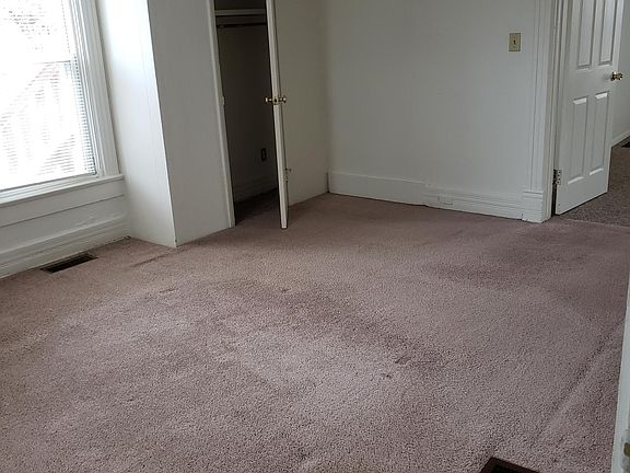 3rd image of 928-28 McKaig Ave