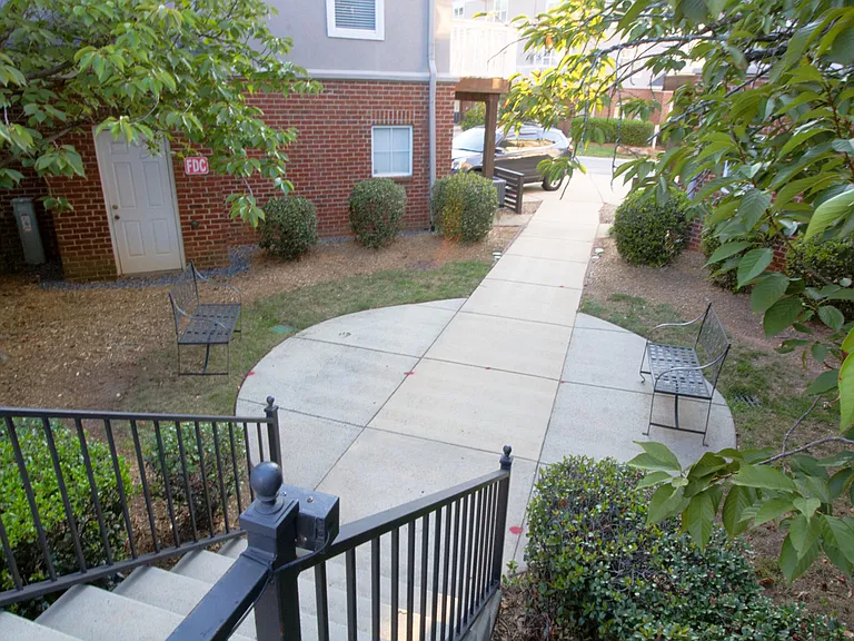 206 S Cedar St — Photo 31