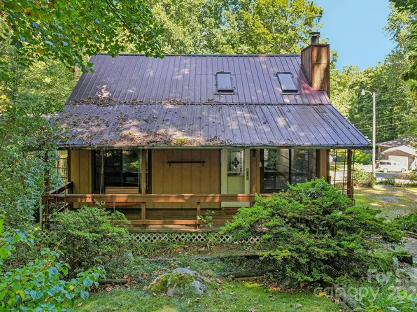 12 Lisa Ln, Maggie Valley, NC 28751