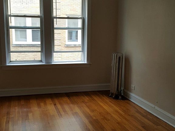 3rd image of 4327 N Francisco Ave #2