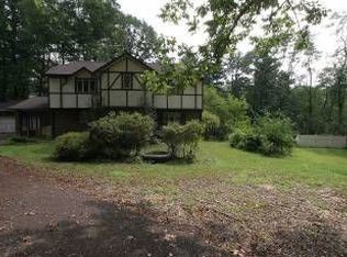 904 N Trooper Rd, Norristown, PA 19403