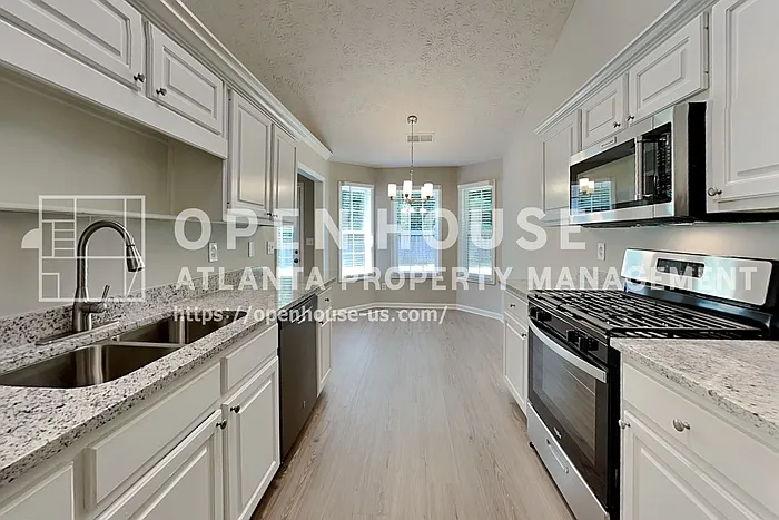 638 Castlebrooke Way — Photo 6