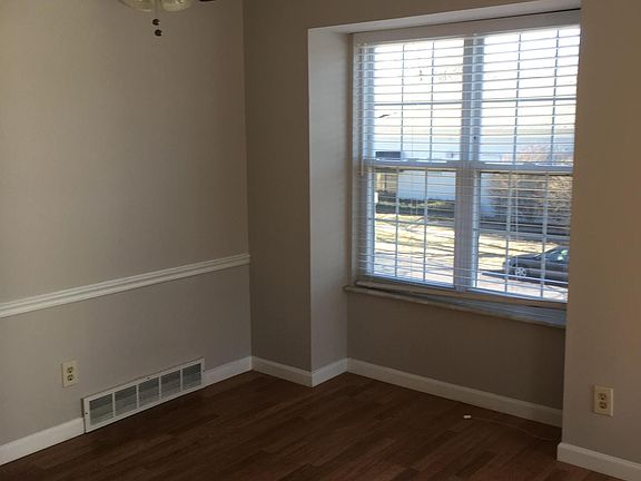 4th image of 555 N Harrison Ave APT 2E