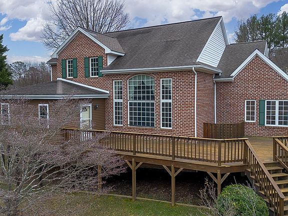 5th image of 17 New Cameron Dr