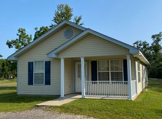 1100 Amar St, Waveland, MS 39576