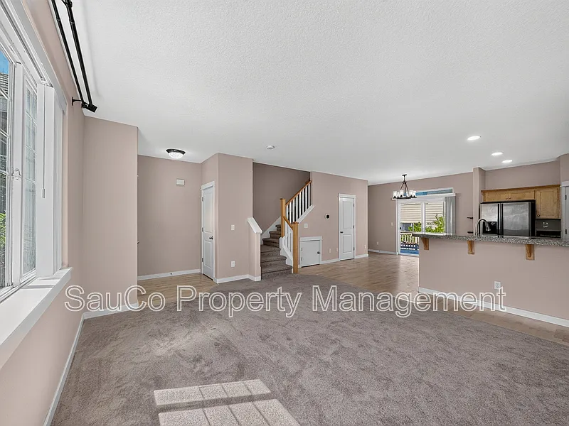 3 bed, 2.5 bath, 1724 sqft, $2,650 — Photo 4