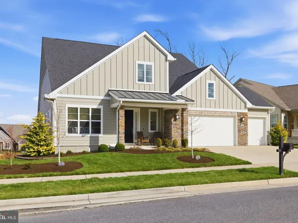 121 Milkweed Dr, Lake Frederick, VA 22630