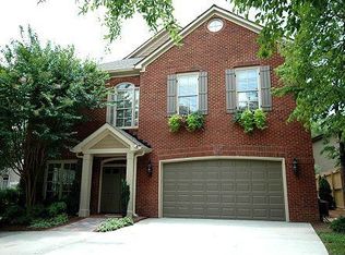 1369 Sylvan Cir, Atlanta, GA
