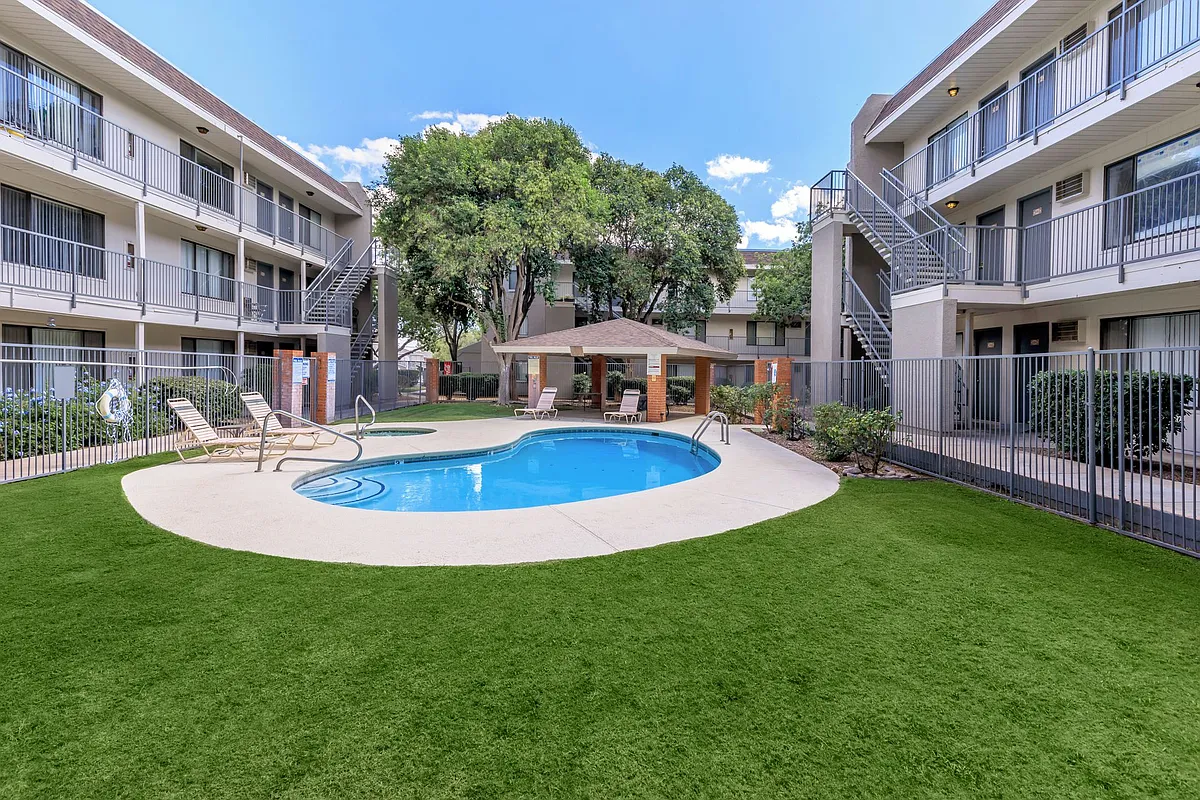 Building Photo - Sterling Pointe Apartments
