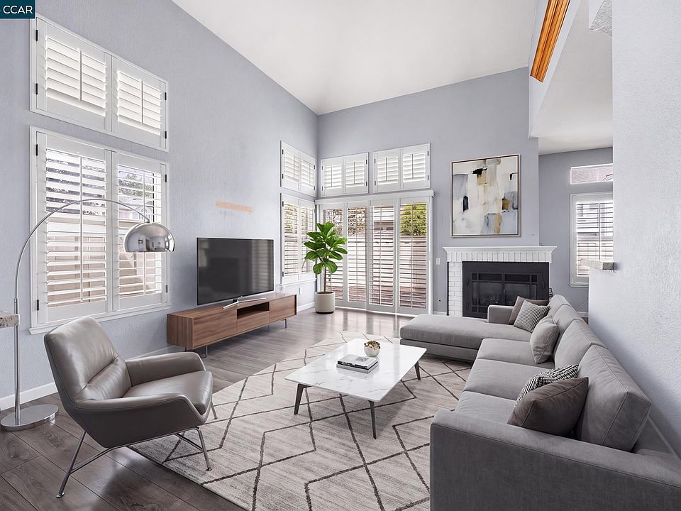 1st image of 407 N Wildwood
