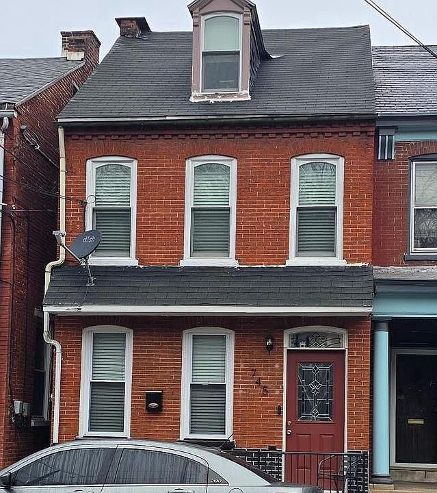 1st image of 745 Manor St