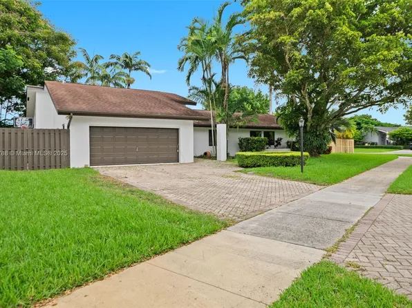 11471 SW 105th Ter, Miami, FL 33176