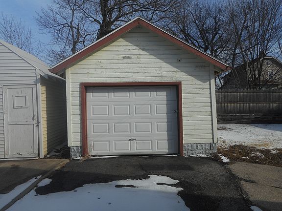 3rd image of 973 Allendale Ave