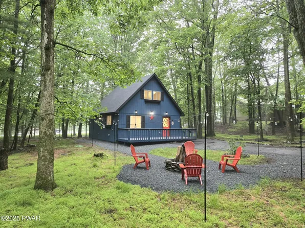 116 Pine Knob Cir, Hawley, PA 18428