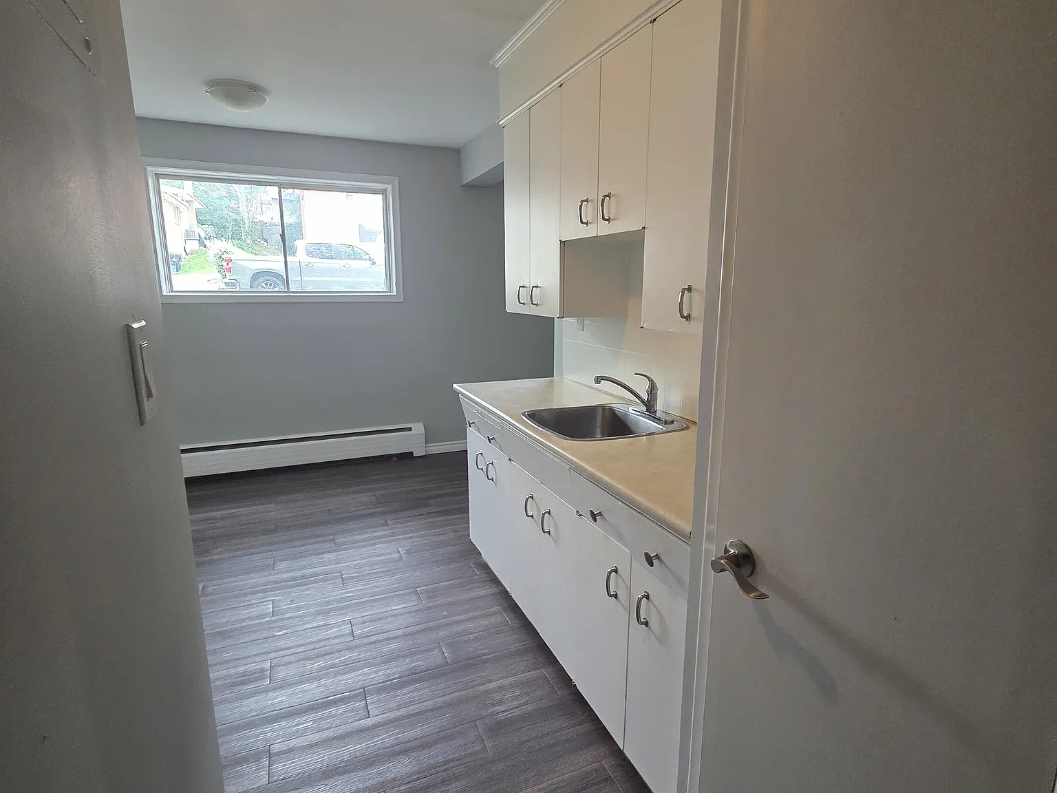 1 bed, 840 sqft, $1,500 — Photo 3