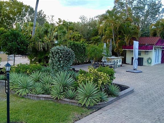3rd image of 4798 Southern Breeze DR
