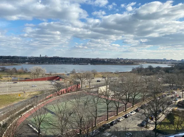 61-20 Grand Central Parkway image 10 of 13