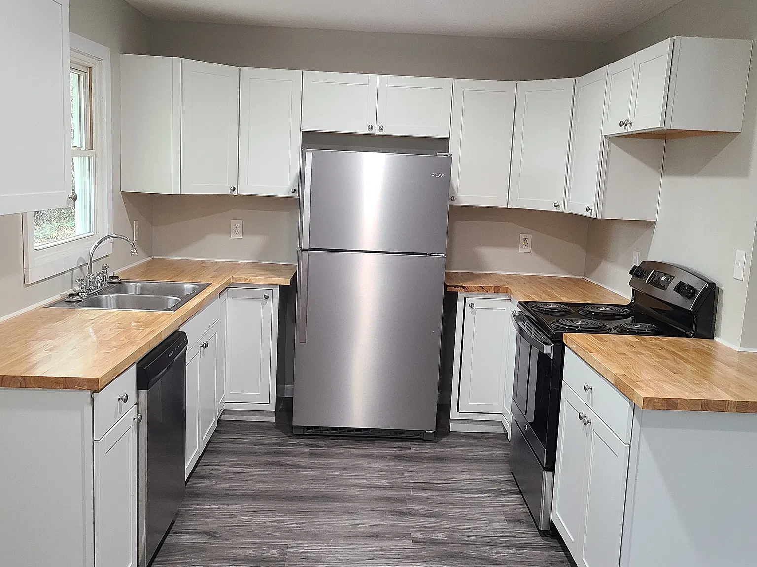 3 bed, 1215 sqft, $1,600 — Photo 2