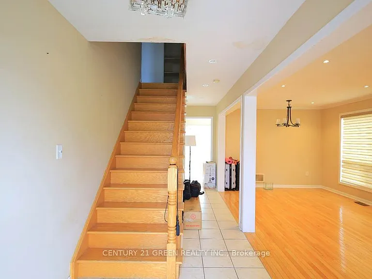 98 Muskox Dr #MAIN — Photo 2