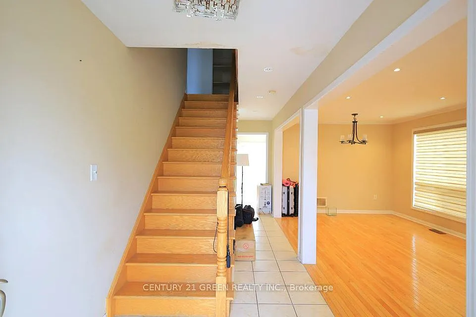 Building Photo - 98 Muskox Dr #MAIN