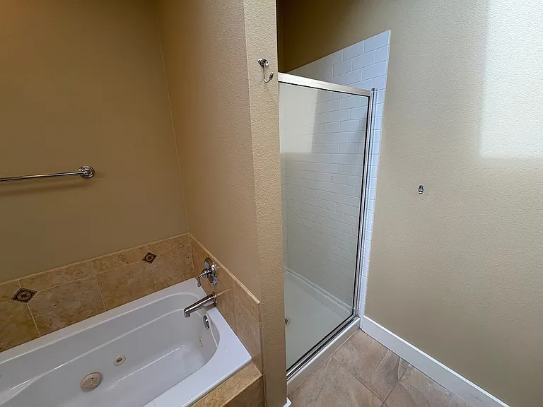 2110 Nob Hill Ave N #B — Photo 15