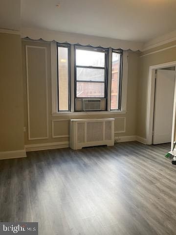 1st image of 2031-35 E Locust St #103
