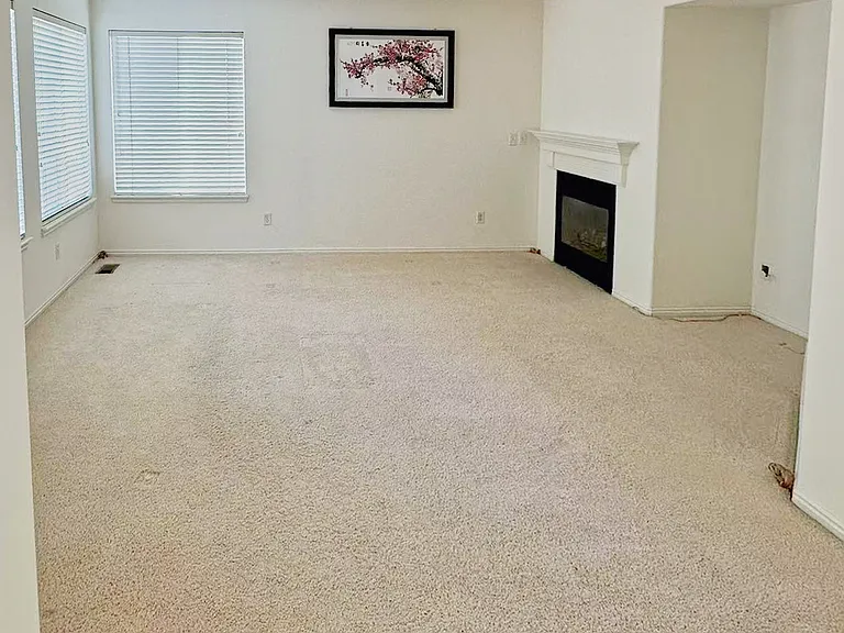 1243 S Akron Way — Photo 4