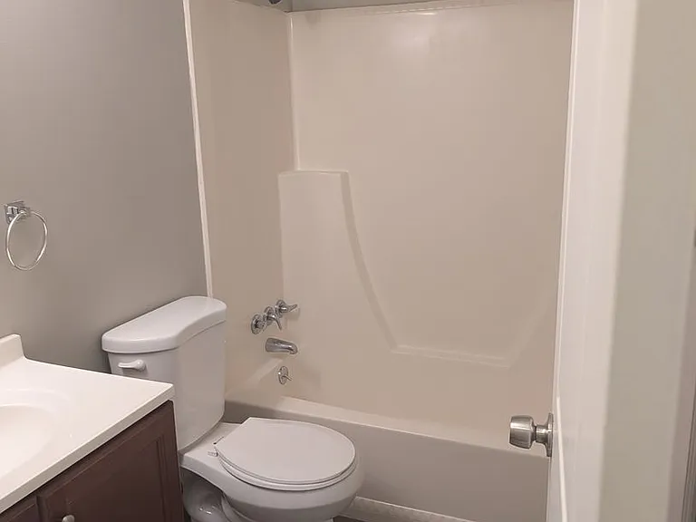 1121 Poplar St — Photo 7