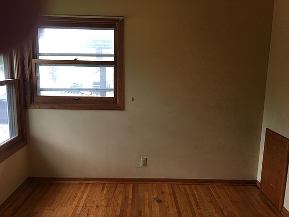 3rd image of 5758 35th Ave S