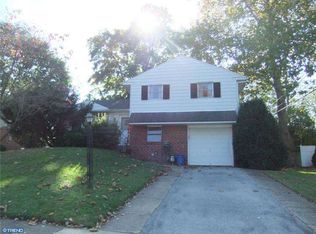 2212 Clover Dr, Broomall, PA 19008