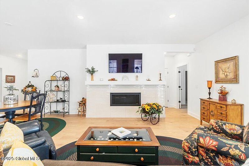 5th image of 27 Wardley Circle