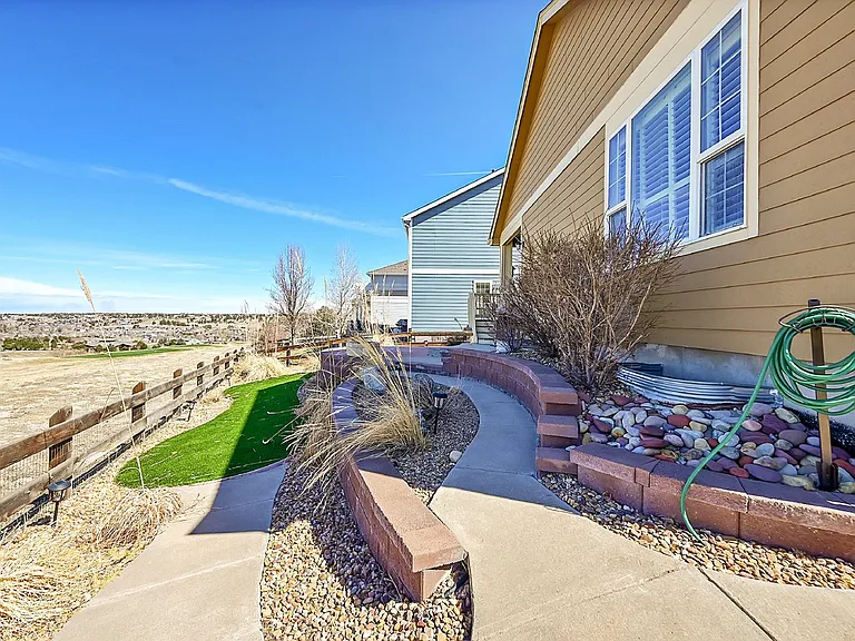 11637 Blackmoor St — Photo 2