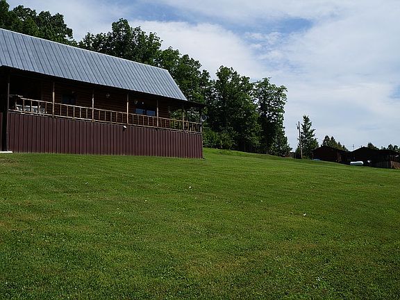 Side House next to Carport