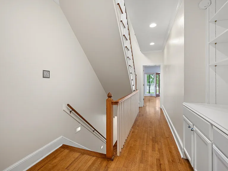 752 Island Dr — Photo 18