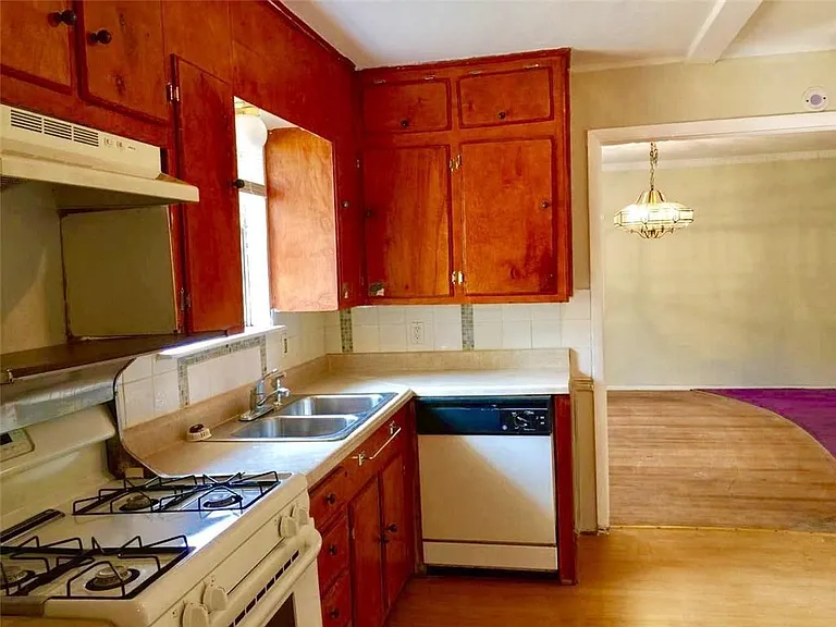8616 Greenmound Ave — Photo 3