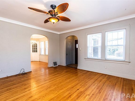 5th image of 112 N Sterling Ave