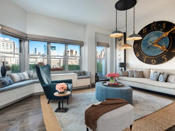 20 East 9th Street image 1 of 15