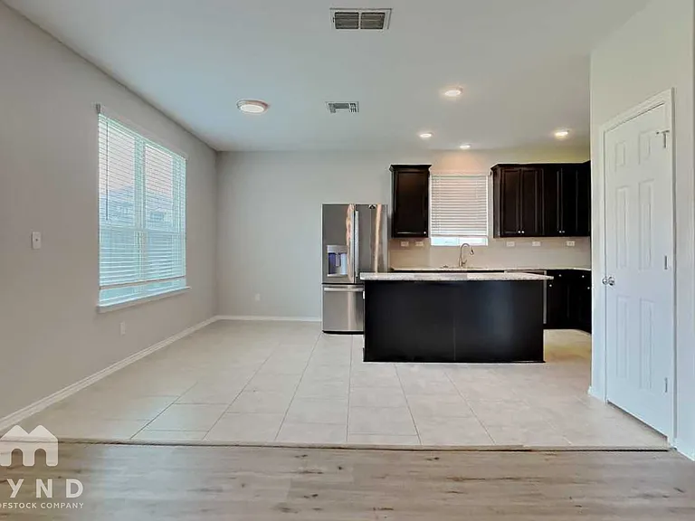 10327 Dunlap — Photo 7