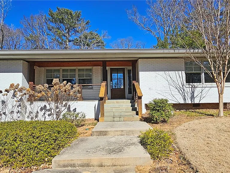 1131 Milmar Dr NW — Photo 4