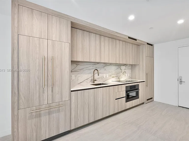 77 SE 5th St #4206 — Photo 10