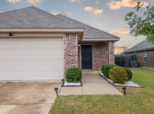 3308 Robin Rd, Ennis, TX 75119