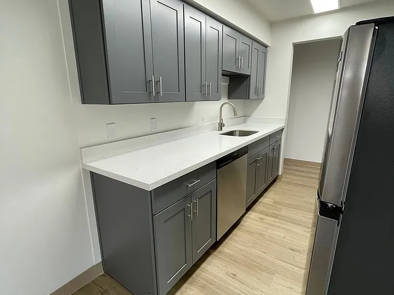 Franklin Apartments — Photo 10