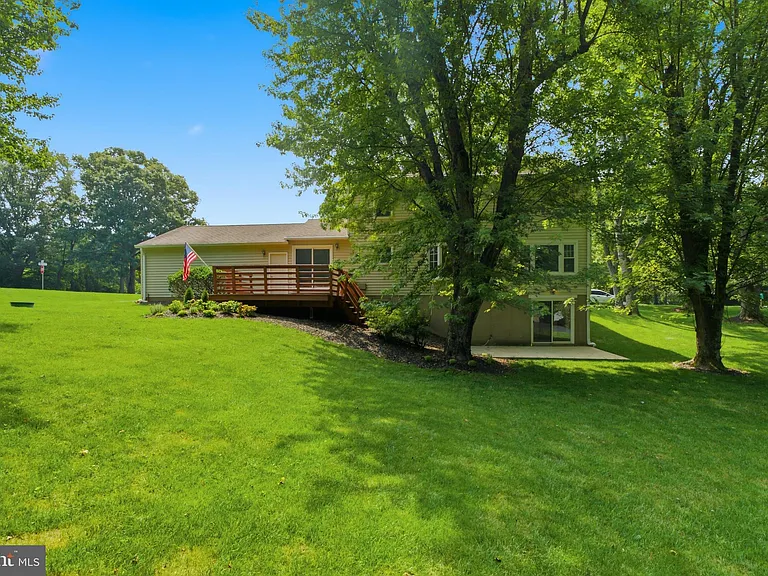 11414 Bronzedale Dr — Photo 56