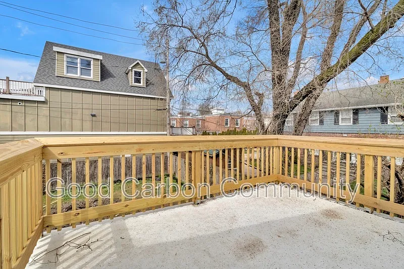 2 bed, 1.0 bath, 1452 sqft, $2,050 — Photo 4