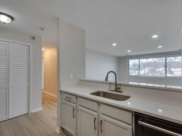 30 Chelsea St APT 501, Everett, MA 02149